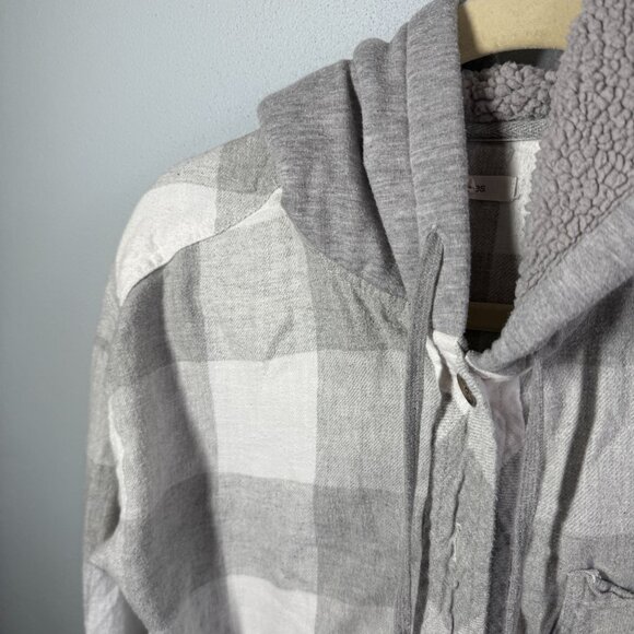 Maurices Hooded Flannel Button Up Medium Gray Buffalo Plaid Shacket Cabincore - Picture 4 of 13